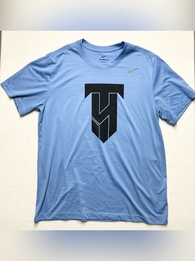 Nike Men’s Large Dri‑Fit Team Herro Tee – Light Blue